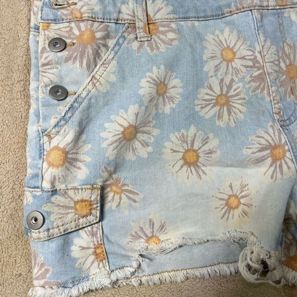 No boundaries women’s Jean Overalls with daisy pattern - Picture 2 of 10